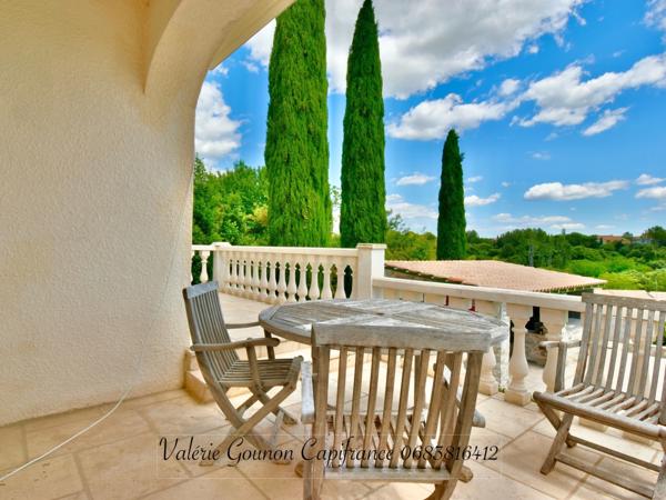 Villa méditerranéenne à vendre 5 pièces-JUVIGNAC (34)-197 m²utiles–3,4 chambres-sous-sol 182m2-garage double-Piscine