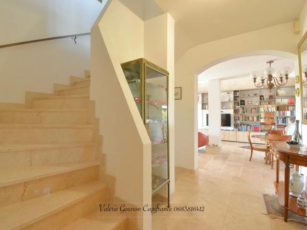 Villa méditerranéenne à vendre 5 pièces-JUVIGNAC (34)-197 m²utiles–3,4 chambres-sous-sol 182m2-garage double-Piscine