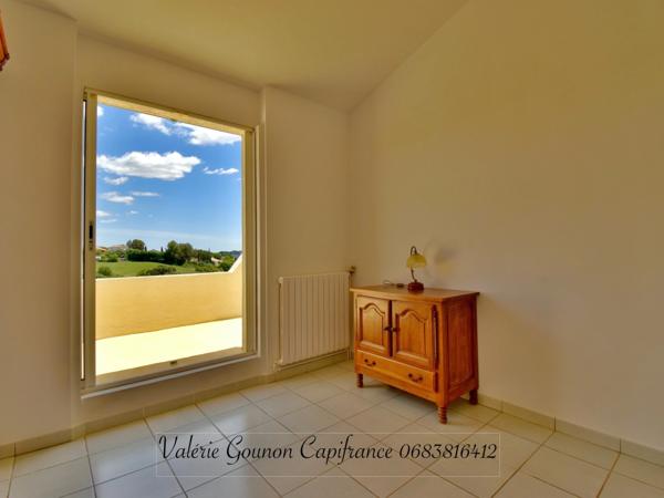 Villa méditerranéenne à vendre 5 pièces-JUVIGNAC (34)-197 m²utiles–3,4 chambres-sous-sol 182m2-garage double-Piscine