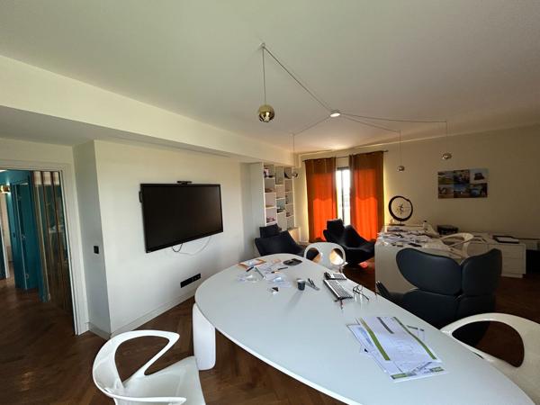 Bureaux à louer - 140 m2 - Tecnosud 2