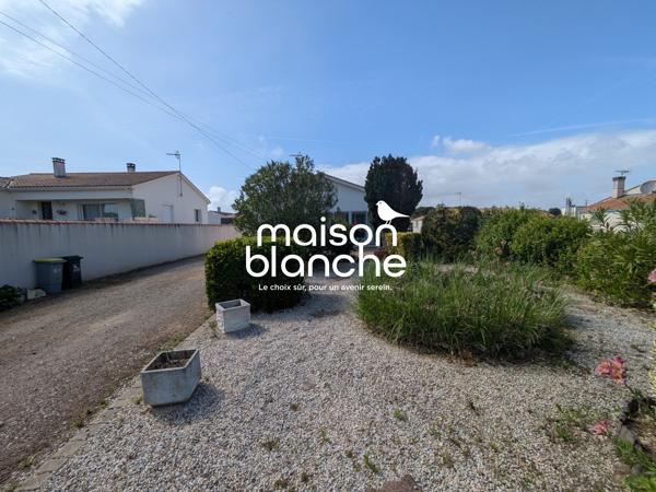 Maison avec terrain et garages