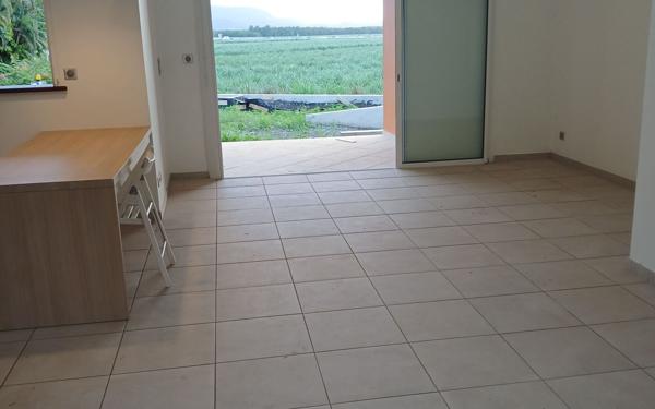 Maison à louer    4 pièces •  Rivière-Salée