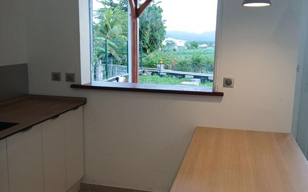 Maison à louer    4 pièces •  Rivière-Salée