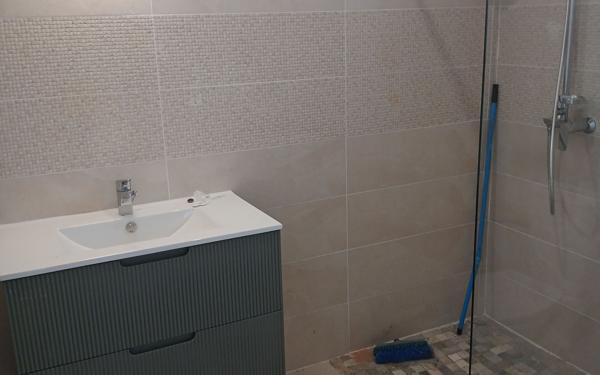 Maison à louer    4 pièces •  Rivière-Salée