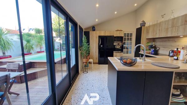 Maison bourgeoise - 2 min des Parcs - La Rochelle €1 080 000 ** - Référence ND643