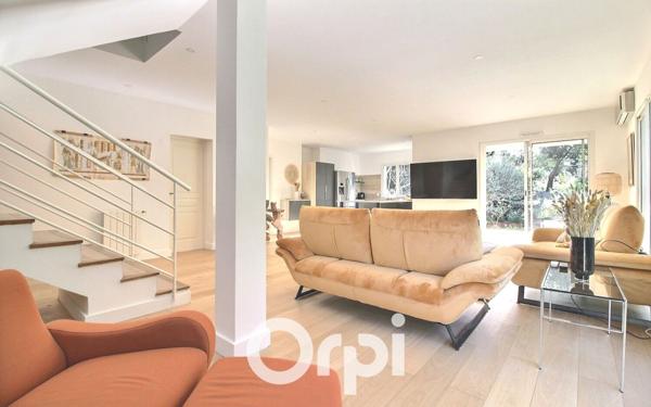 Maison à vendre    5 pièces • 140 m2 Marseille 12