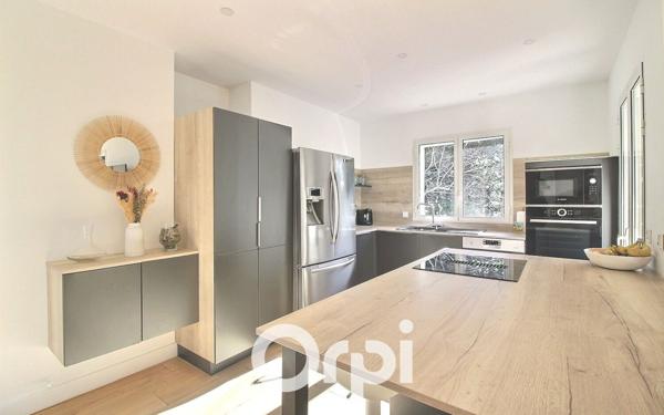 Maison à vendre    5 pièces • 140 m2 Marseille 12