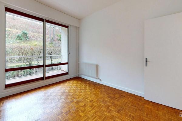 Appartement Le Mesnil-Le-Roi 3 pièce(s) 2 ch 91.37 m2