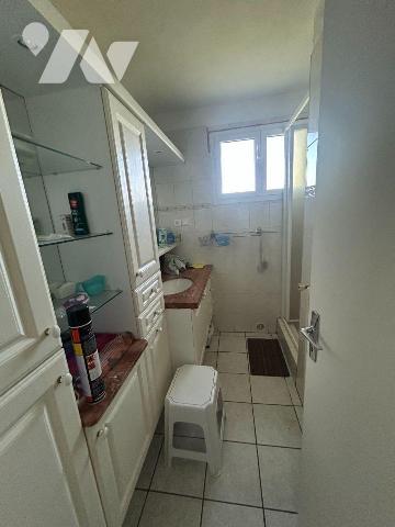 A Anglards-de-Salers (CANTAL), découvrez cette spacieuse maison individuelle de 138 m² environ,...