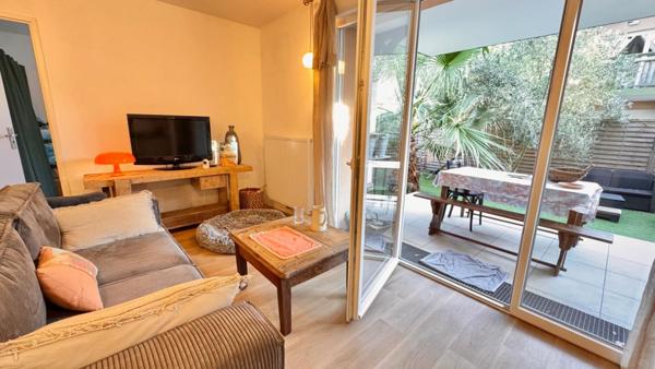 Superbe appartement type 2 avec beau jardinet privé