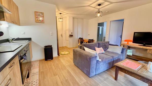 Superbe appartement type 2 avec beau jardinet privé