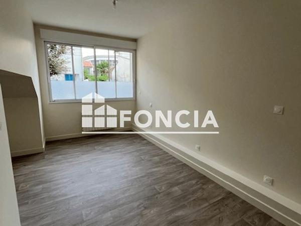 Location Studio 24.83 m² - 11 AVENUE DE VARSOVIE Angouleme 16000