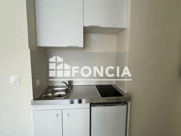 Location Studio 24.83 m² - 11 AVENUE DE VARSOVIE Angouleme 16000