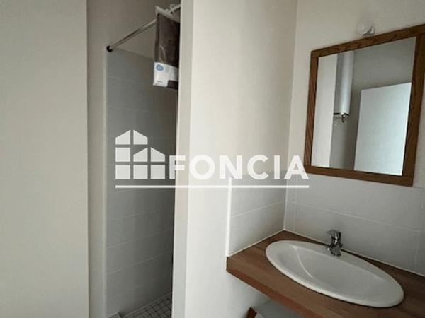 Location Studio 24.83 m² - 11 AVENUE DE VARSOVIE Angouleme 16000