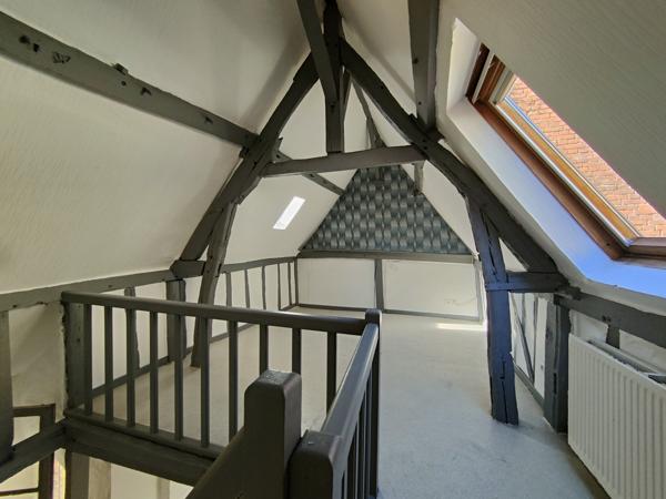 HYPER CENTRE VILLE, MAISON ANCIENNE DE CARACTERE AVEC STUDIO ET JARDIN DE 140 M² HAB DANS RUE PIETONNE Beauvais (60000)