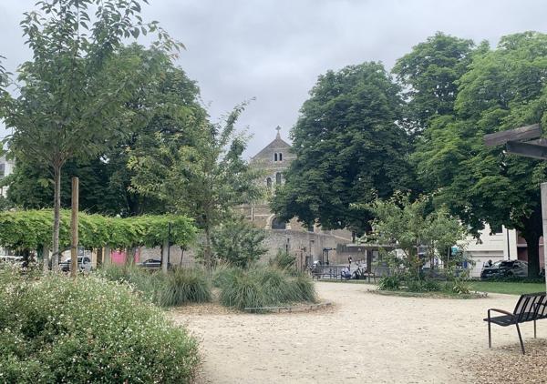Belle maison de caractère à proximité immédiate de la place Canclaux