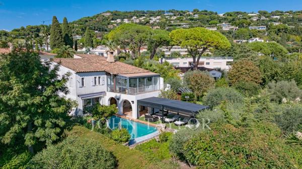 Ravissante villa avec piscine proche centre-ville