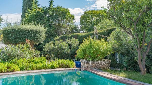 Ravissante villa avec piscine proche centre-ville