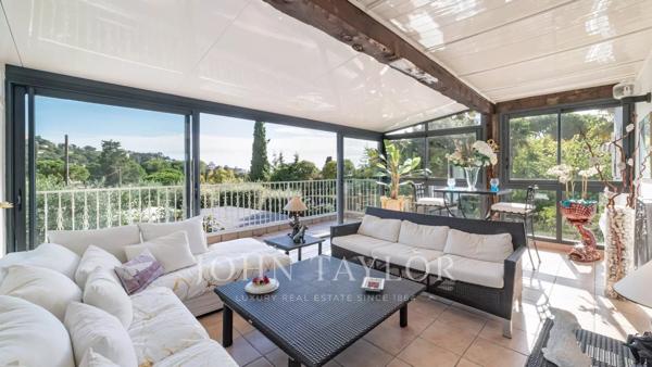 Ravissante villa avec piscine proche centre-ville