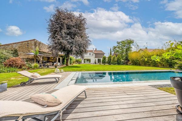 PROPRIÉTÉ EXCEPTIONNELLE EN BORD DE SÈVRE