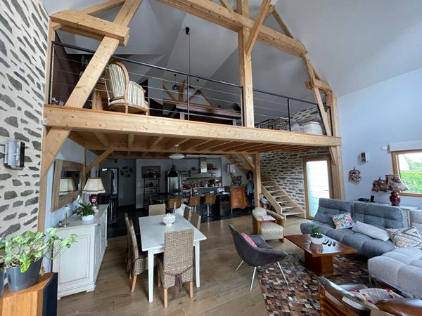 Maison Longue Jumelles contemporaine proche centre bourg