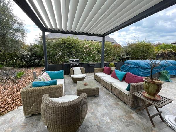 Maison Longue Jumelles contemporaine proche centre bourg