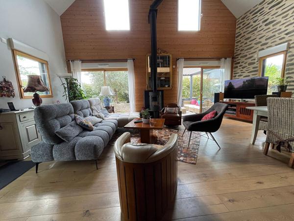 Maison Longue Jumelles contemporaine proche centre bourg