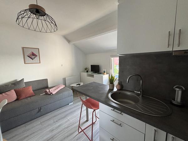 STUDIO Meublé - ROBIEN