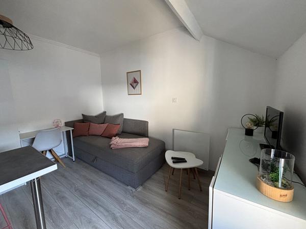 STUDIO Meublé - ROBIEN