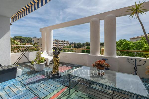Bandol – Villa de caractère avec piscine, vue sur le parc du Canet et plages à pied