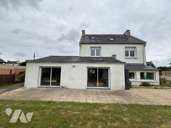 Gouesnou - Maison familiale de 136 m² avec vie de plain-pied et jardin

Située à Gouesnou, da...