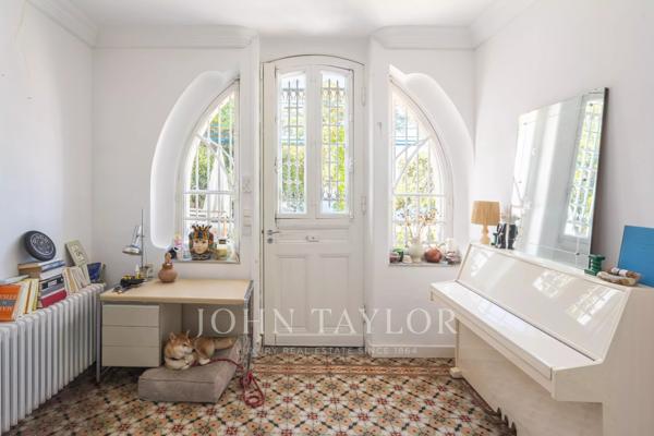 Maison Art Déco en première ligne sur la Corniche