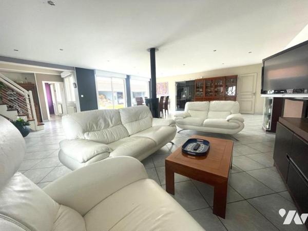 Construction traditionnelle + dépendances