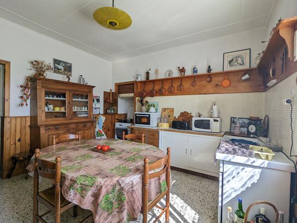 Maison Saint Seine En Bâche 8 pièce(s) 200 m² sur un terrain clos et plat de 5300 m²