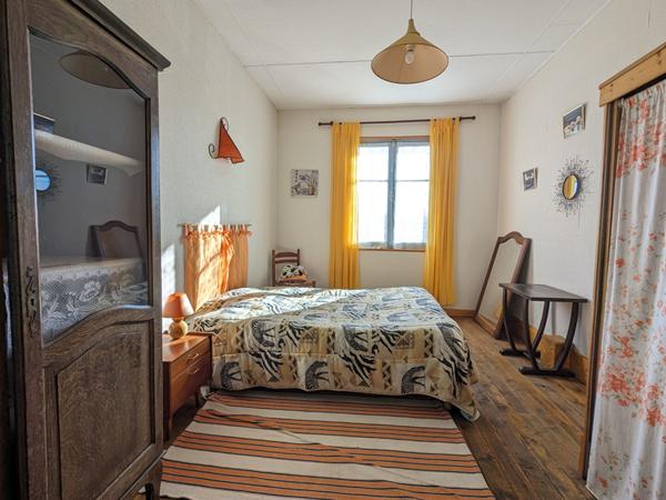 Maison Saint Seine En Bâche 8 pièce(s) 200 m² sur un terrain clos et plat de 5300 m²