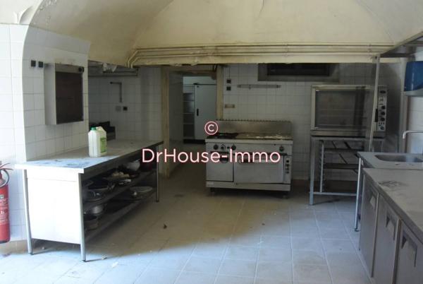 Château à vendre 45 pièces de 883 m²