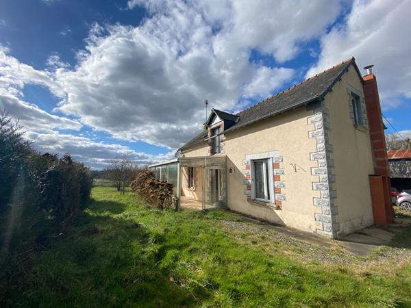 A vendre à ROUILLAC, proche BROONS, ensemble de deux maisons à rénover