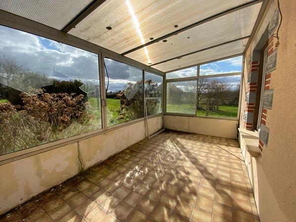 A vendre à ROUILLAC, proche BROONS, ensemble de deux maisons à rénover