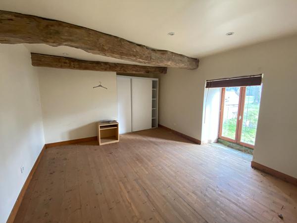 A vendre à ROUILLAC, proche BROONS, ensemble de deux maisons à rénover