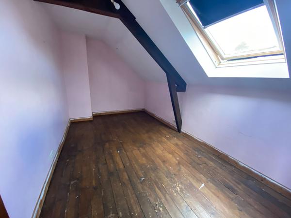 A vendre à ROUILLAC, proche BROONS, ensemble de deux maisons à rénover