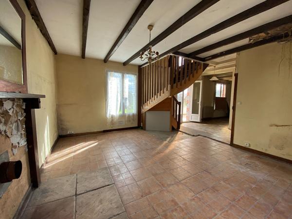 A vendre à ROUILLAC, proche BROONS, ensemble de deux maisons à rénover