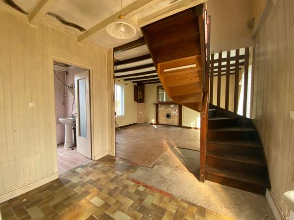 A vendre à ROUILLAC, proche BROONS, ensemble de deux maisons à rénover