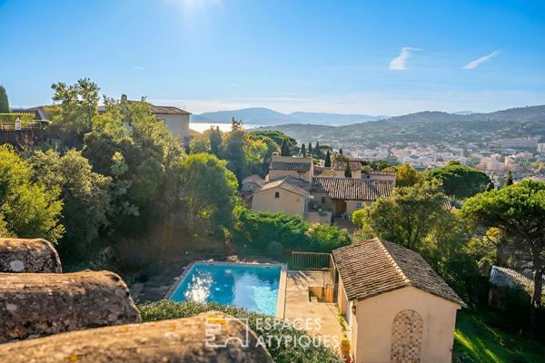 Réinvention Contemporaine pour cette Villa Années 70 avec Piscine dans quartier prisé