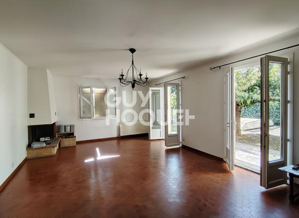 Maison Carpentras 7 pièce(s) de 180 m² - 5 chambres - Jardin - Piscine - Garage / Carport - Forage