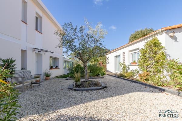 SAINTE MARIE SUR MER - DEUX VILLAS - PISCINE COUVERTE