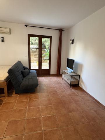 Studio RDC avec terrasse et climatisation