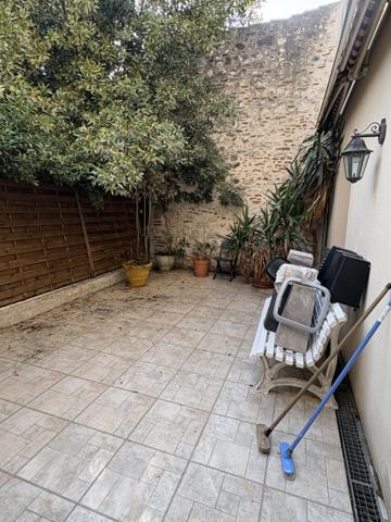 Studio RDC avec terrasse et climatisation