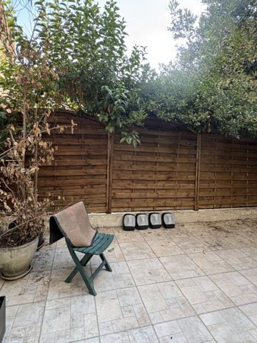 Studio RDC avec terrasse et climatisation