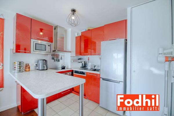 A 5 min du Parc de Sceaux- Appartement 3 pièces avec terrasse et un box- résidence Franco Suisse.