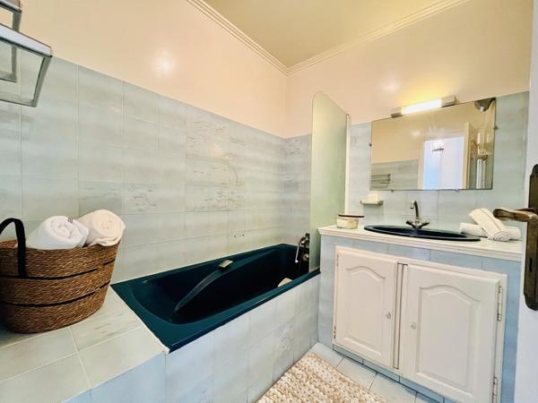 RARE : Bel Appartement T3 lumineux avec grand balcon et parking privé